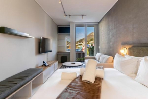 The Rose402: Modern City Aprt with Mountain Views
